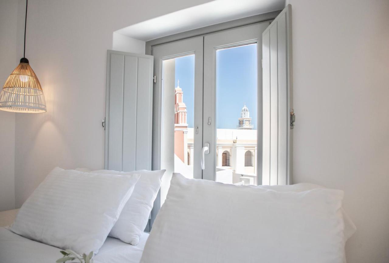 Caldera Cliff Illusion Aparthotel Fira  Bagian luar foto