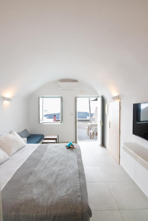 Caldera Cliff Illusion Aparthotel Fira  Bagian luar foto