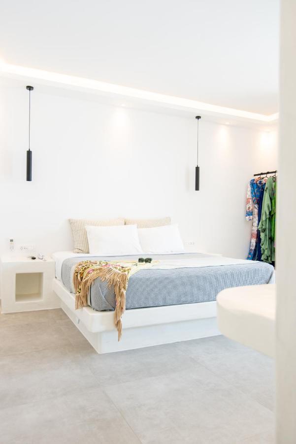 Caldera Cliff Illusion Aparthotel Fira  Bagian luar foto