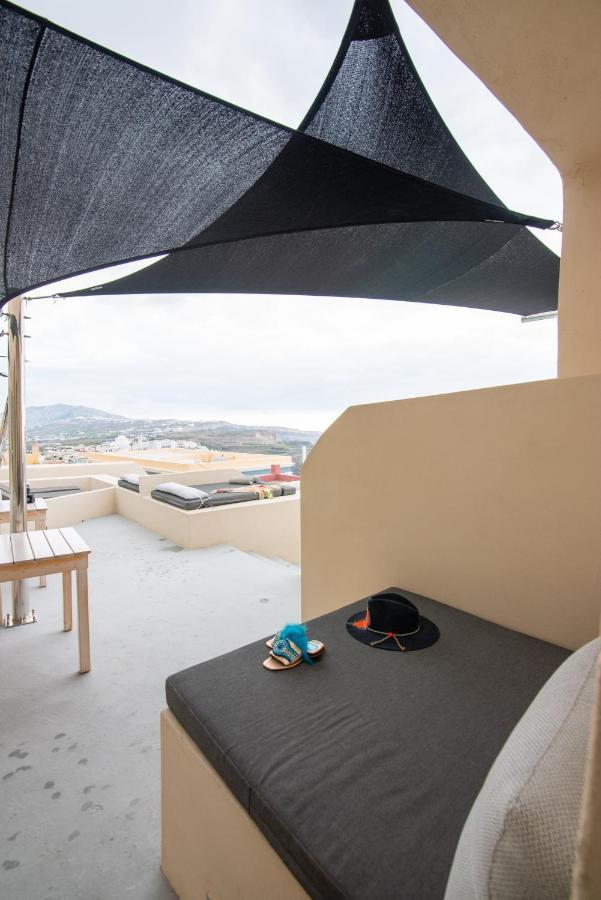 Caldera Cliff Illusion Aparthotel Fira  Bagian luar foto